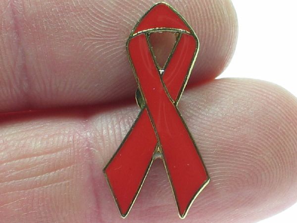 Red Ribbon Schleife