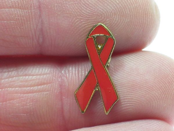Red Ribbon Schleife