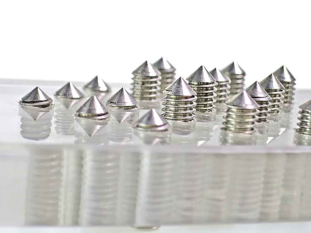 Acryl-Hodenpresse mit Spikes