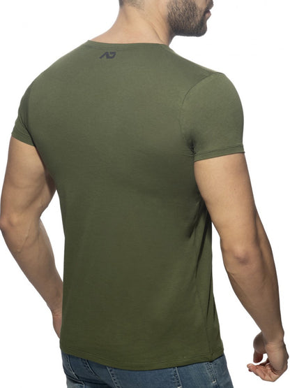 ADDICTED Bear Rundhals T-Shirt - khaki