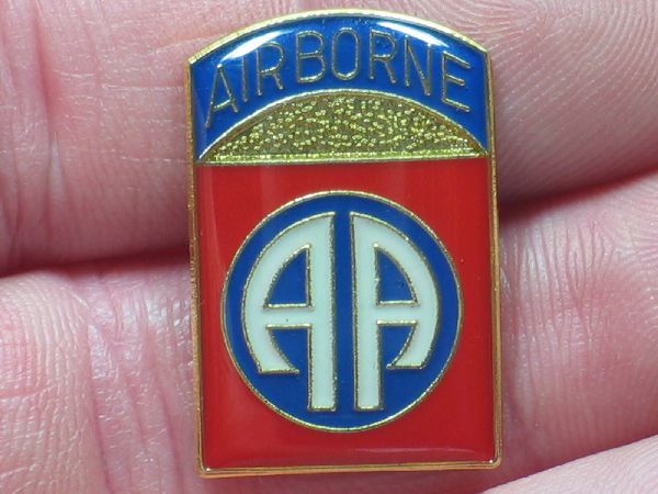 AIRBORNE Pin