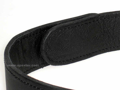 Leder-Halsband, mit Ring der O
