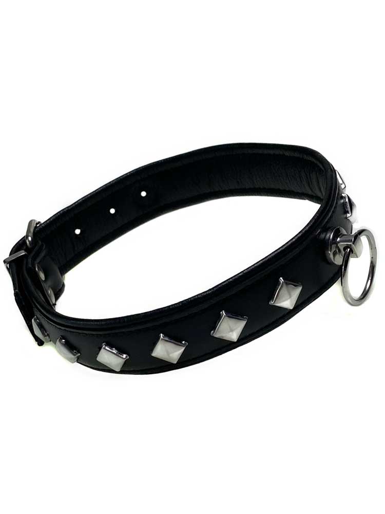 Halsband mit Nieten und Ring