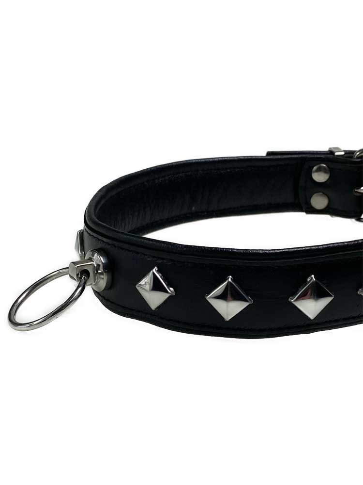 Halsband mit Nieten und Ring
