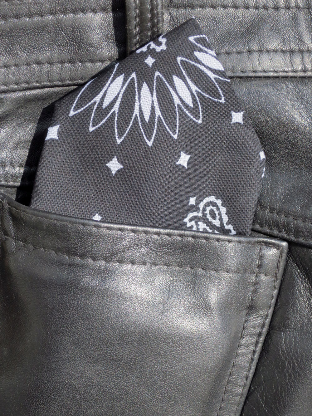 Hanky SCHWARZ
