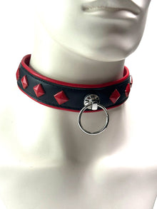 Leder-Halsband rote Nieten und O-Ring schwarz-rot