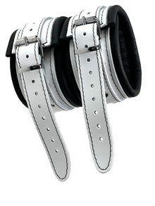 Leder-Fussfessel, weißer Riemen, schwarz gepolstert 5cm