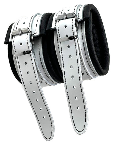 Leder-Fussfessel, weißer Riemen, schwarz gepolstert 5cm