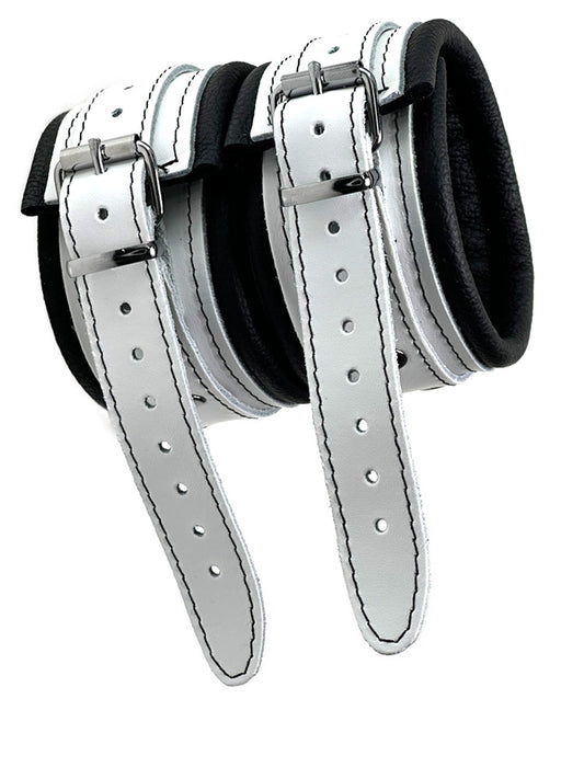 Leder-Fussfessel, weißer Riemen, schwarz gepolstert 5cm