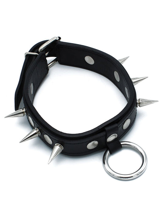 Lederhalsband mit Spitznieten und O-Ring