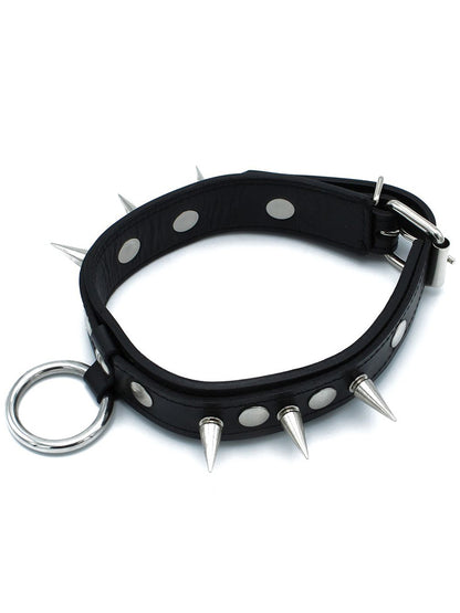 Lederhalsband mit Spitznieten und O-Ring