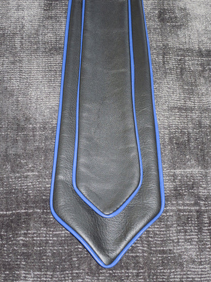 Lederkrawatte breit mit BLAUER Paspel