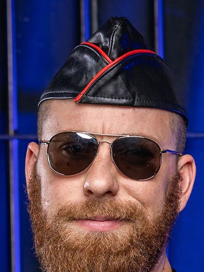 Mister S Leder Garrison-Mütze Leder mit roter Paspel