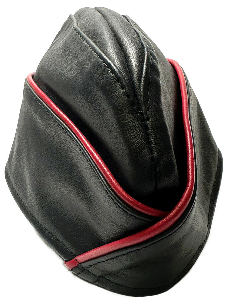 Mister S Leder Garrison-Mütze Leder mit roter Paspel