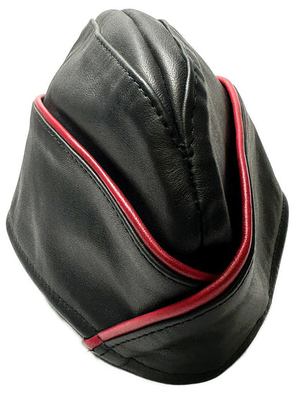 Mister S Leder Garrison-Mütze Leder mit roter Paspel
