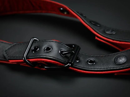 MISTER S Leather Leg Harness - schwarz-rot