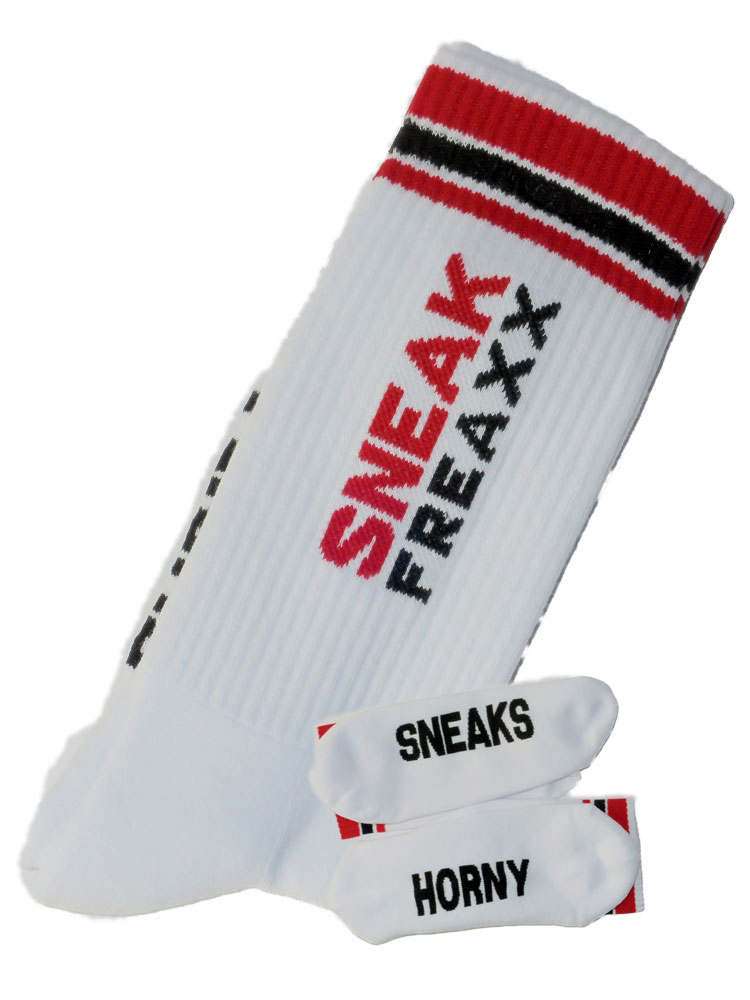 SNEAKFREAXX - Sneaks Horny