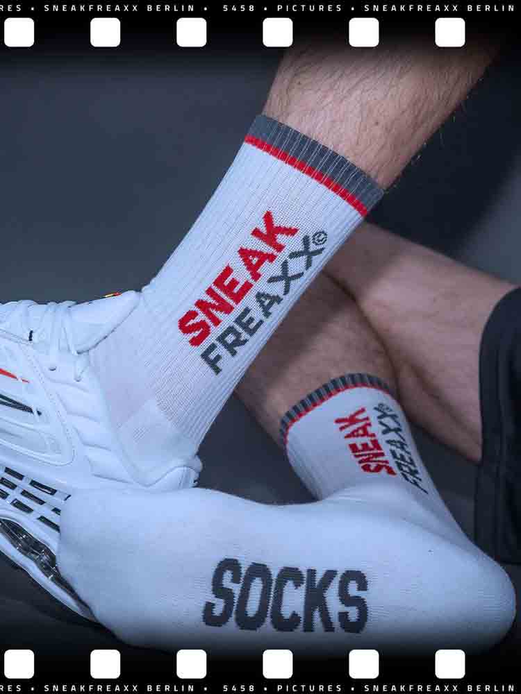 SNEAKFREAXX - Socks Sniffer