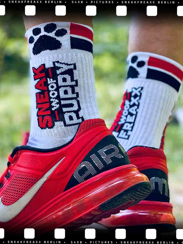SNEAKFREAXX - WOOF PUPPY rot