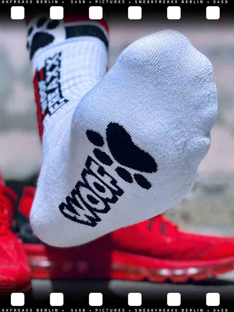 SNEAKFREAXX - WOOF PUPPY rot